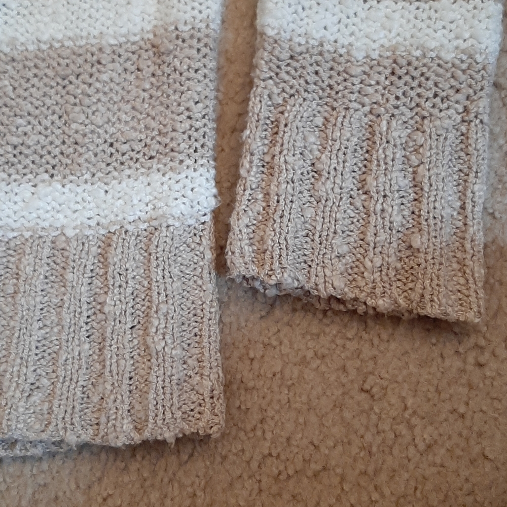 Beige and white striped sweater - Picture 7 of 7